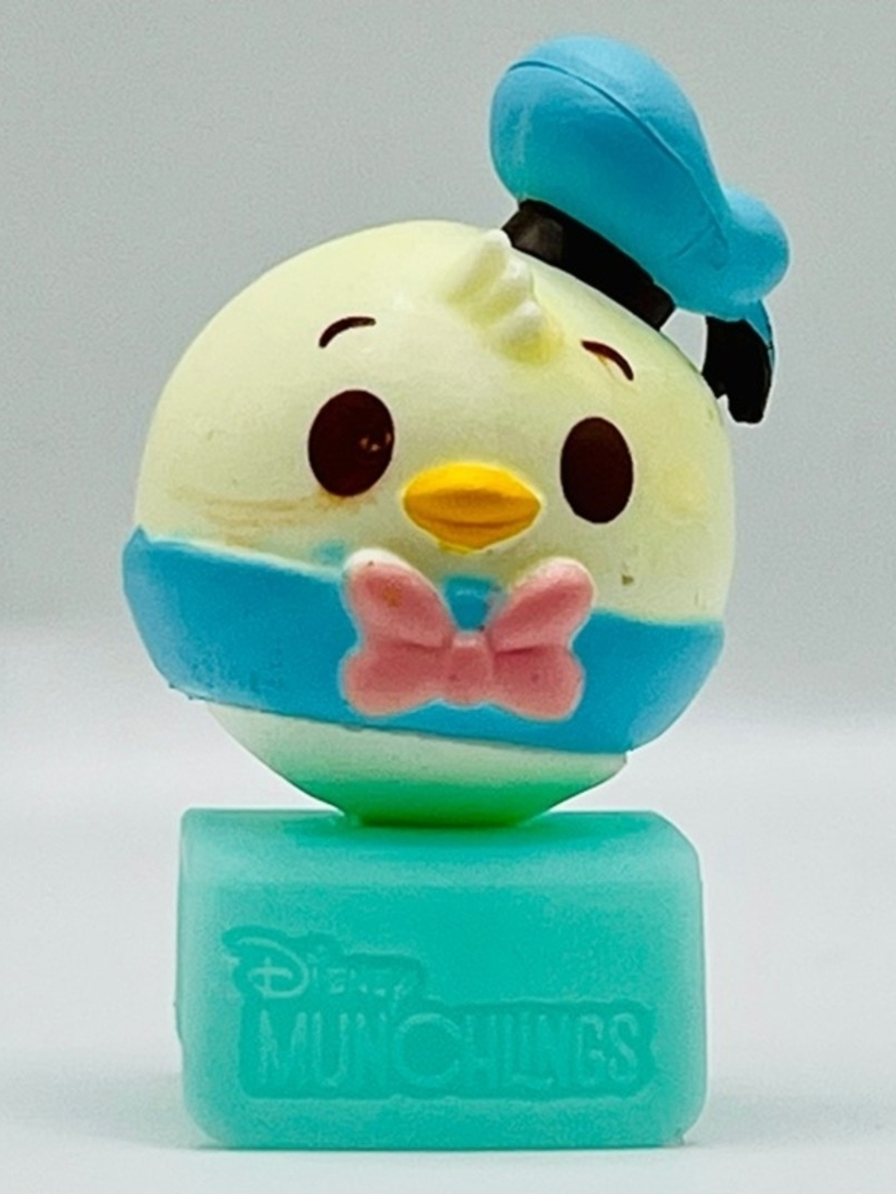 Exclusive Disney Munchlings Easter Edition Donald Duck Lemon Berry Lollipop